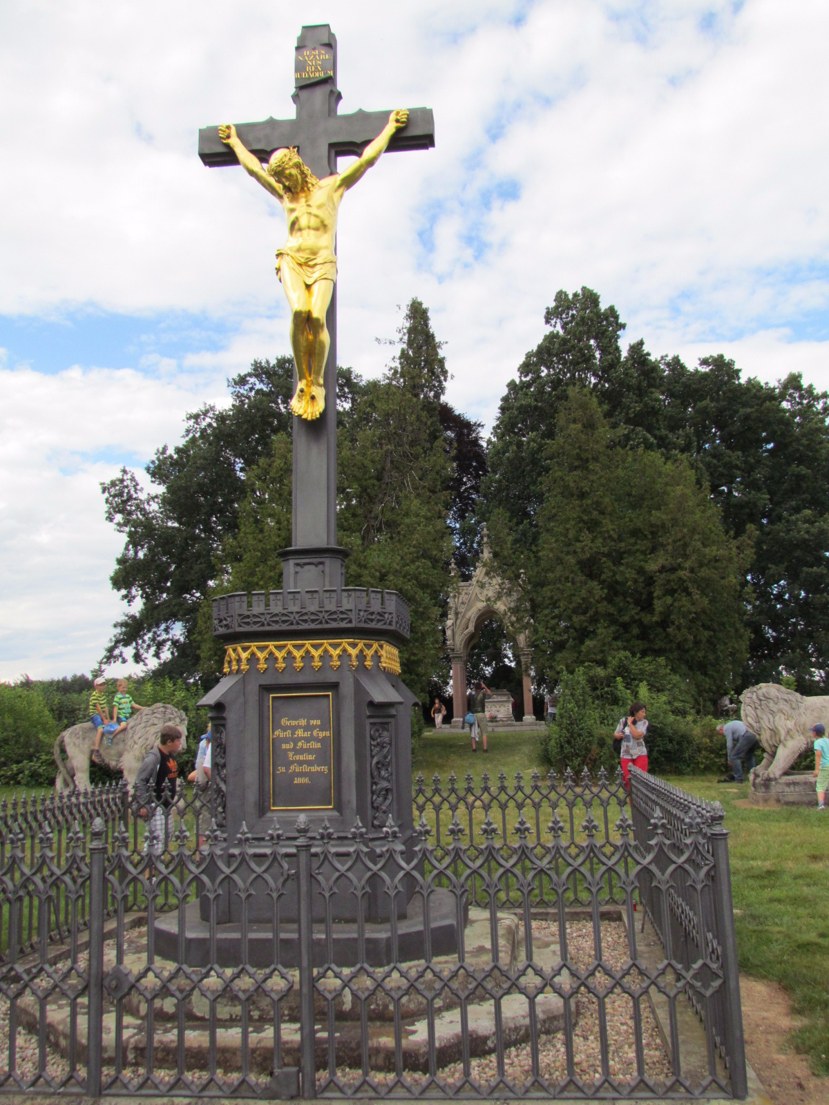Sadova border=